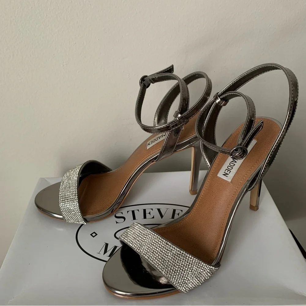 Steve Madden Rhinestone and Silver Ankle-strap sandal Heels Size 8